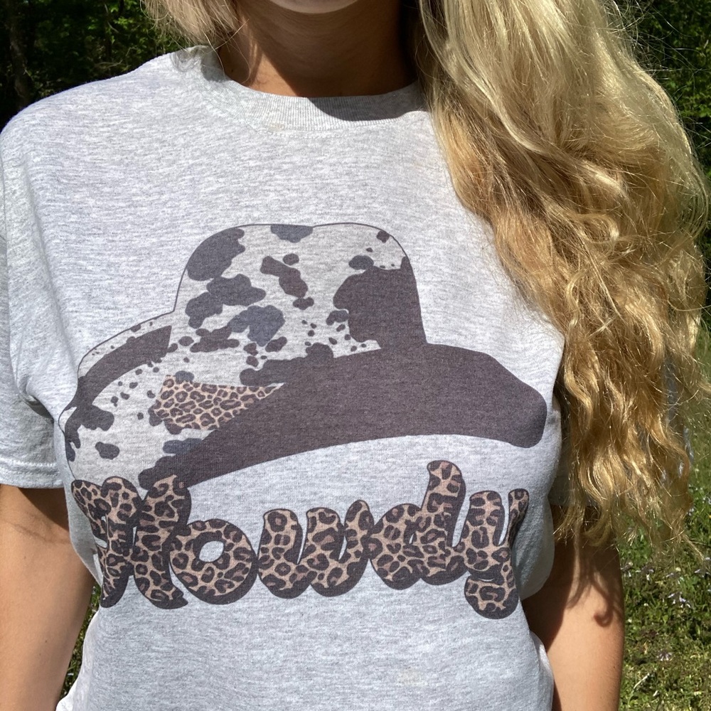 Howdy Graphic Tee - Picture 6 of 9